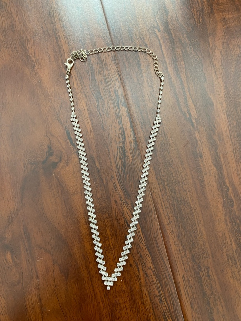 Silver V-Point Necklace